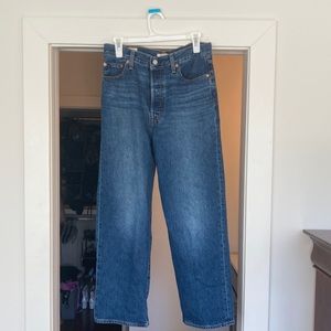 Levi’s rib cage straight